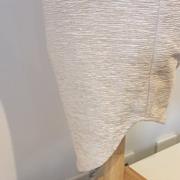 Angel Biba NWT Cream body hugging dress - Picture 4 of 10